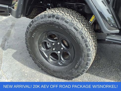 Used 2024 Jeep Gladiator Sport AWD/4WD image 28