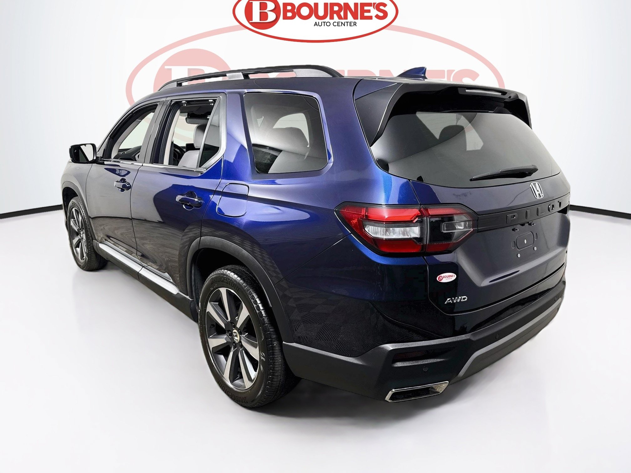 Used 2025 Honda Pilot Touring image 9