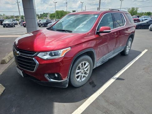 Used 2018 Chevrolet Traverse LT FWD image 1