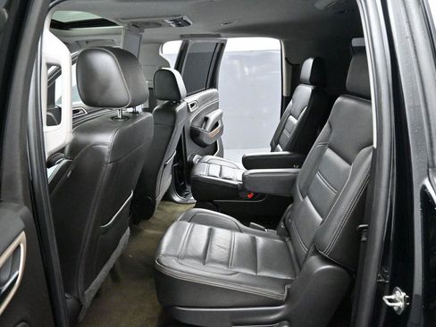 Used 2018 GMC Yukon XL Denali w/ Denali Ultimate Package AWD/4WD image 32