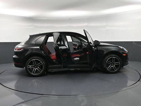 Certified 2020 Porsche Macan AWD/4WD image 35