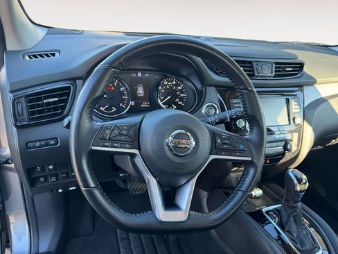 Used 2020 Nissan Rogue Sport SL w/ Premium Package image 11