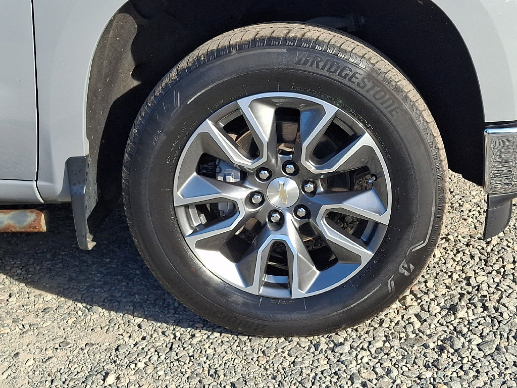 Used 2024 Chevrolet Silverado 1500 LT AWD/4WD image 33