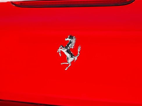 Used 2020 Ferrari Portofino RWD image 56
