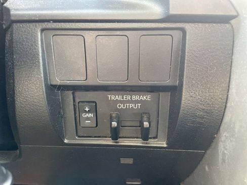 Used 2020 Toyota Tundra SR5 AWD/4WD image 29