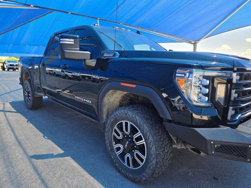 Used 2023 GMC Sierra 2500 AT4 w/ AT4 Preferred Package AWD/4WD image 2