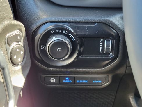 Used 2023 Jeep Wrangler Unlimited w/ 8.4" Radio Group AWD/4WD image 10
