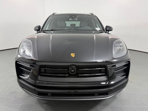 Certified 2026 Porsche Macan AWD/4WD image 10