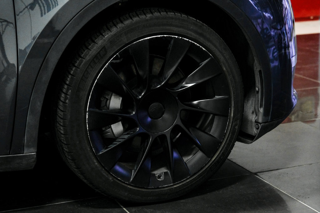 Used 2023 Tesla Model Y Long Range AWD/4WD image 62