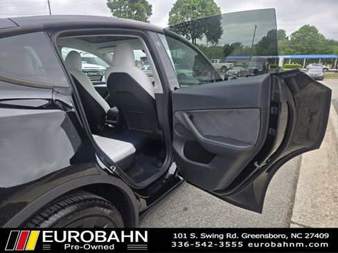 Used 2023 Tesla Model Y Long Range AWD/4WD image 16
