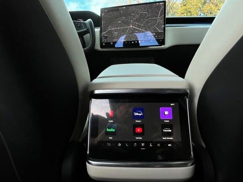 Used 2022 Tesla Model X Plaid image 30