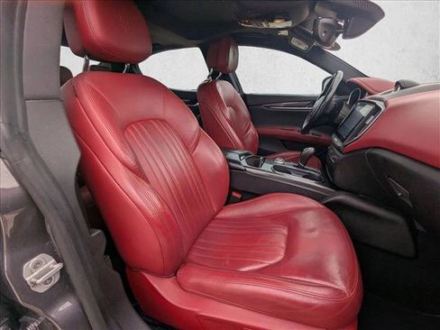 Used 2018 Maserati Ghibli image 21