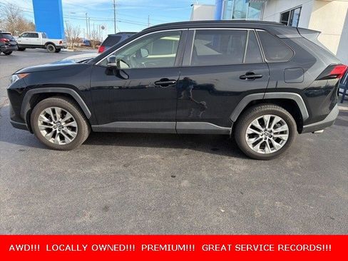 Used 2020 Toyota RAV4 XLE Premium image 1