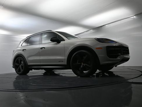 Certified 2026 Porsche Cayenne GTS AWD/4WD image 54