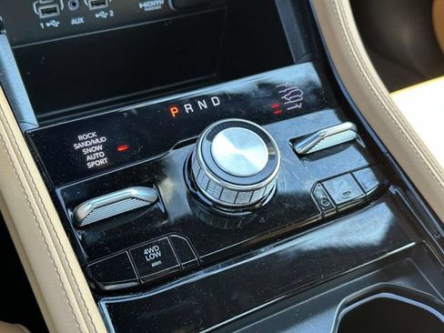 Used 2023 Jeep Grand Cherokee L Summit AWD/4WD image 16