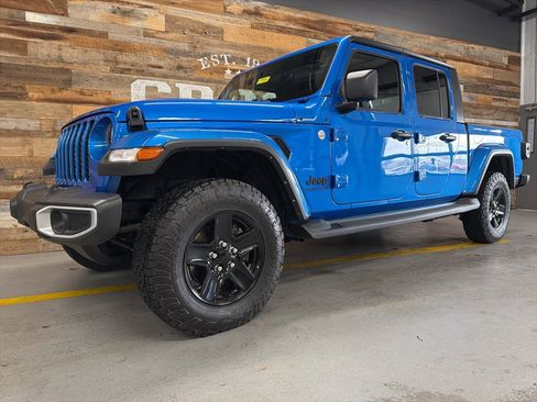 Used 2021 Jeep Gladiator Sport image 16