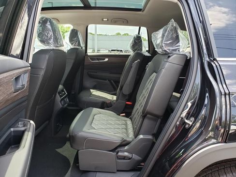 New 2026 Volkswagen Atlas SEL Premium R-Line AWD/4WD image 8