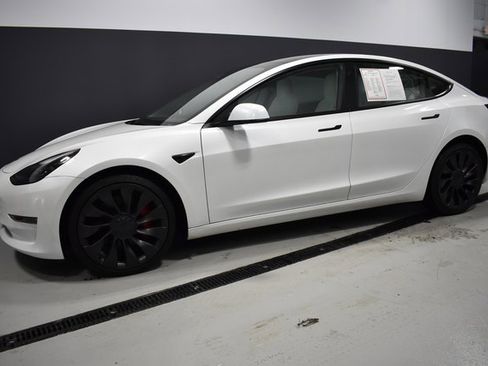 Used 2023 Tesla Model 3 Performance image 2