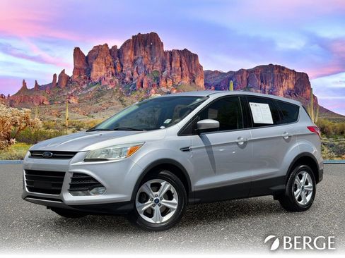 Used 2016 Ford Escape SE FWD image 2