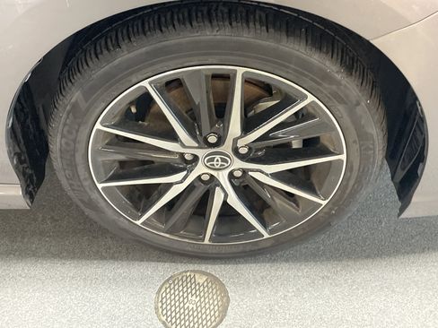 Used 2023 Toyota Camry SE FWD image 6