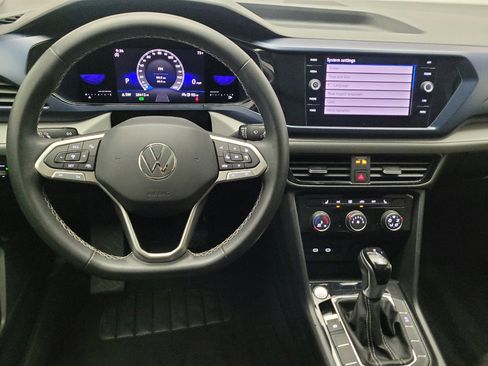 Used 2023 Volkswagen Taos SE w/ Panoramic Sunroof Package FWD image 22