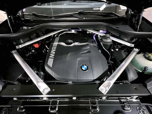 New 2026 BMW X5 xDrive40i AWD/4WD image 14