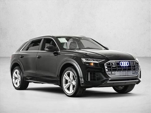 Used 2023 Audi Q8 Premium AWD/4WD image 3