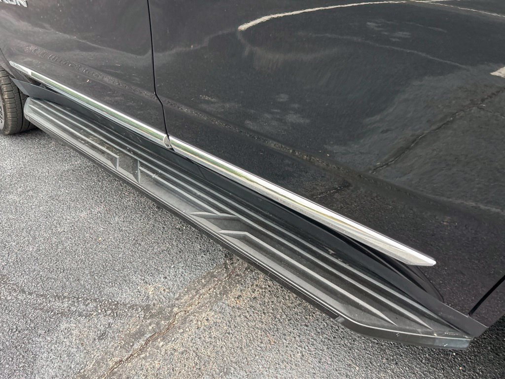 Used 2023 GMC Yukon SLT RWD image 23