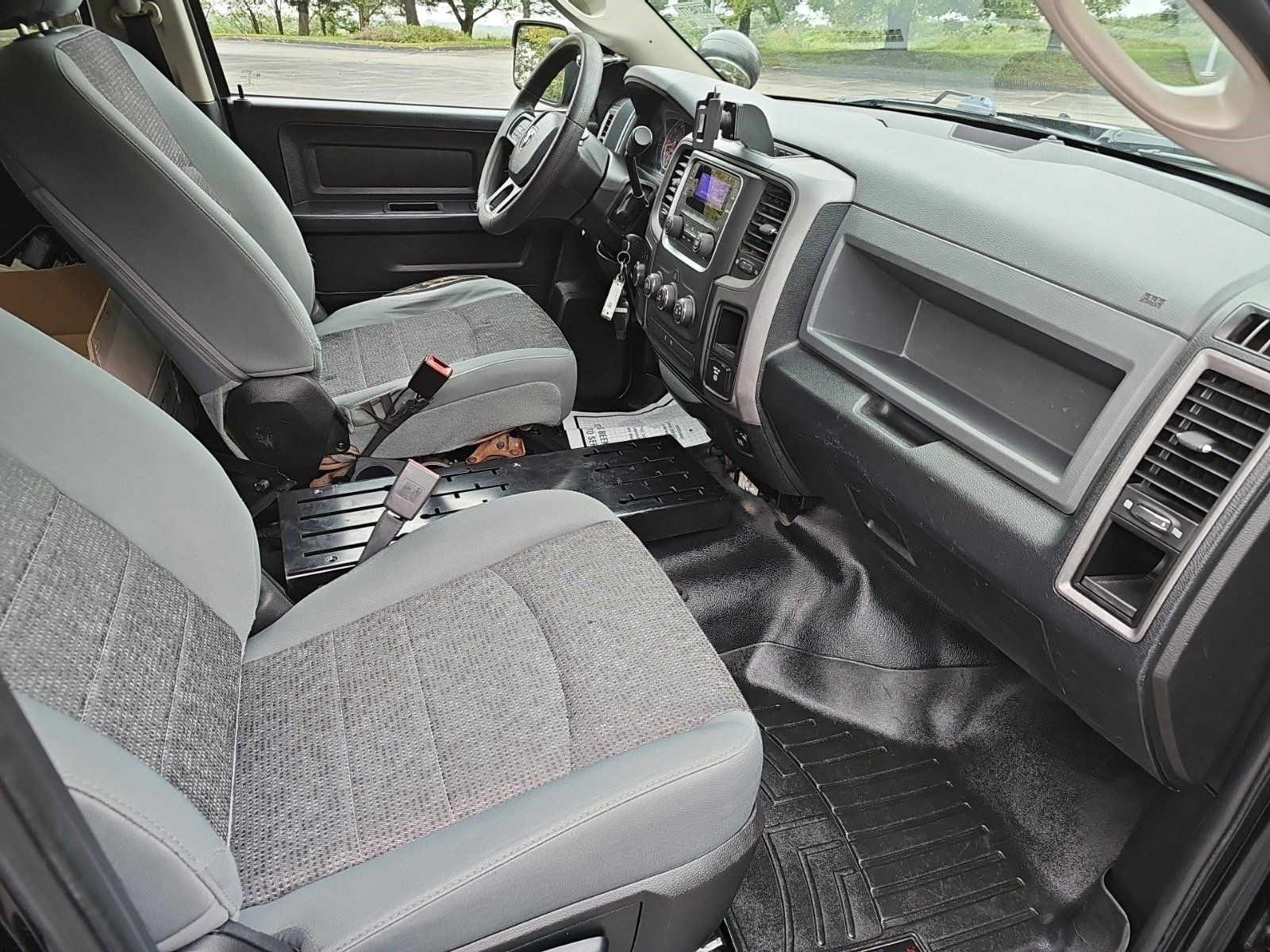 Used 2016 RAM 1500 4x4 Crew Cab image 11