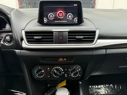 Used 2017 MAZDA MAZDA3 Sport w/ Preferred Equipment Package image 30