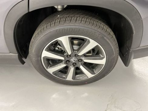 Used 2025 Honda Pilot Elite image 4