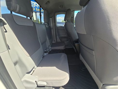 Used 2015 Toyota Tacoma 4x4 Access Cab V6 w/ TRD Off-Road Package image 12
