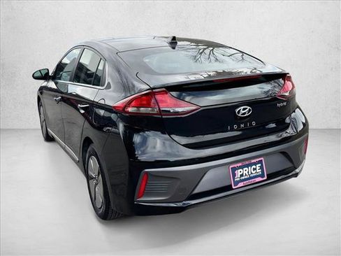 Used 2022 Hyundai Ioniq SE FWD image 5
