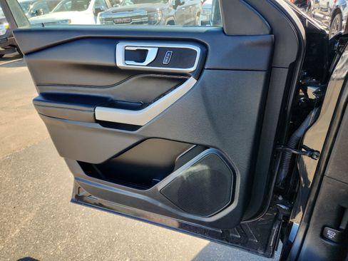 Used 2023 Ford Explorer XLT w/ Equipment Group 202A image 13