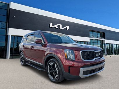 Certified 2023 Kia Telluride EX w/ EX Captain's Chair Package