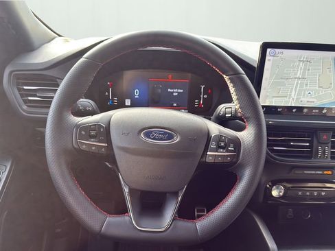 Used 2024 Ford Escape ST-Line w/ Tech Pack #1 image 11