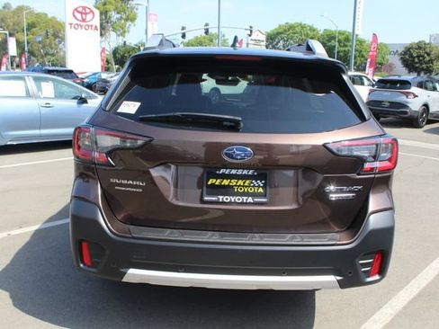 Used 2020 Subaru Outback Touring AWD/4WD image 12