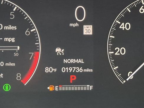Used 2025 Honda Odyssey Elite image 12