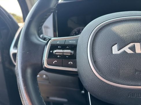 Used 2022 Kia Sorento S w/ Panoramic Sunroof Package image 9