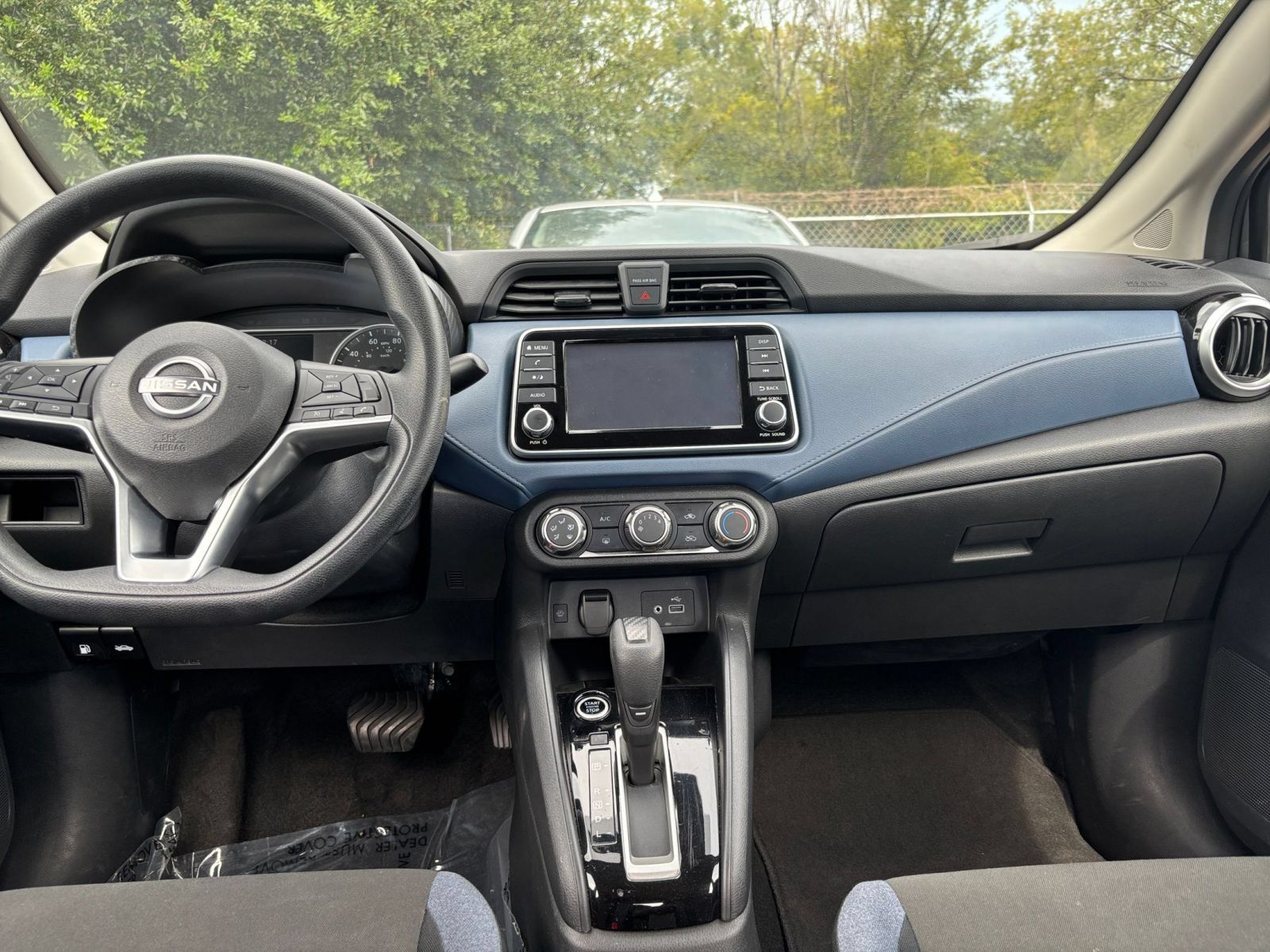 Used 2025 Nissan Versa SV FWD image 16