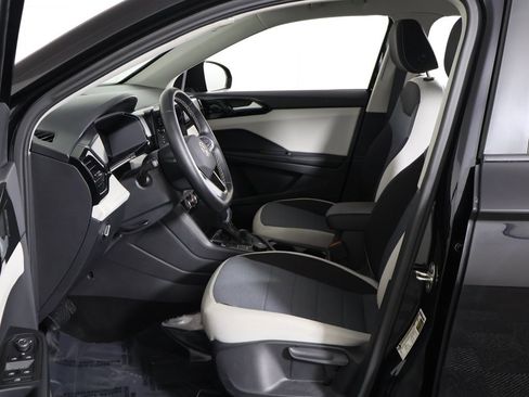 Used 2025 Volkswagen Taos S image 24