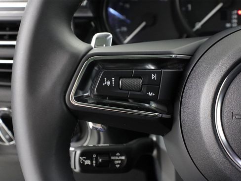 Used 2025 Porsche Macan image 14