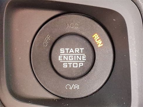 Used 2024 Jeep Wrangler Unlimited Rubicon w/ Technology Group image 23