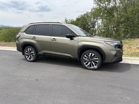 New 2026 Subaru Forester Touring AWD/4WD image 7