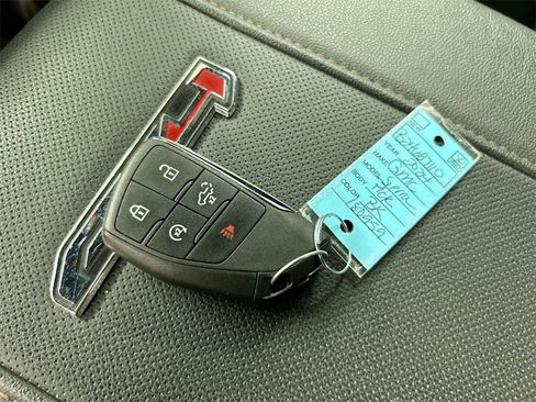 Used 2024 GMC Sierra 2500 AT4 w/ Snow Plow Prep/Camper Package image 12