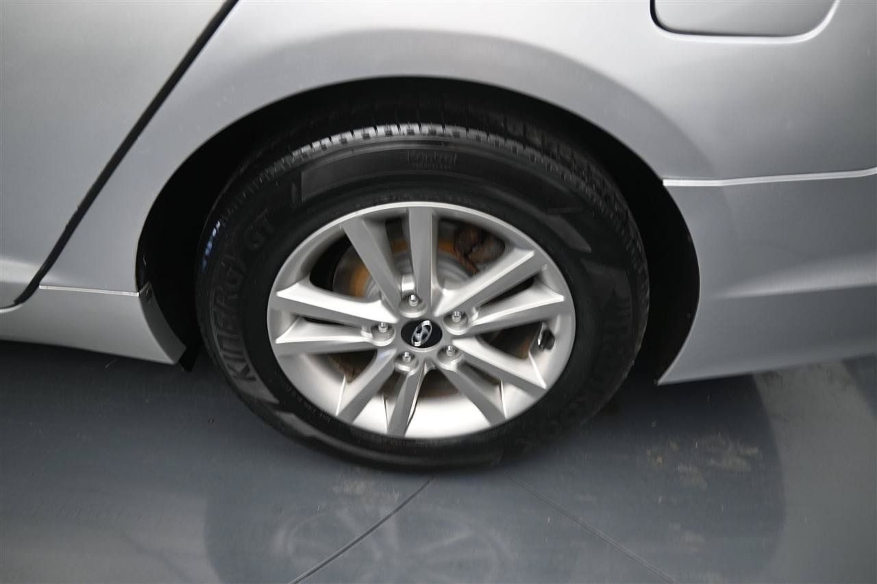 Used 2016 Hyundai Sonata SE FWD image 17