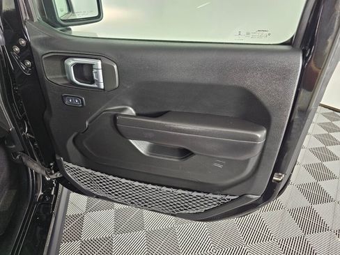 Used 2021 Jeep Wrangler Islander image 34