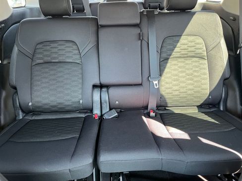 Used 2025 Nissan Pathfinder SV image 39