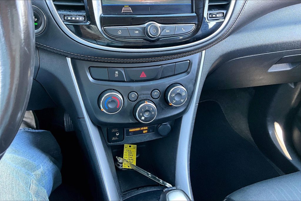 Used 2022 Chevrolet Trax LT w/ LT Convenience Package FWD image 8