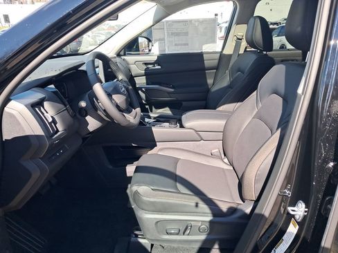 New 2026 Nissan Pathfinder SL w/ SL Premium Package AWD/4WD image 9